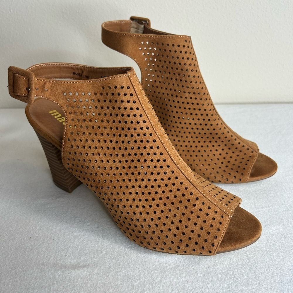 Madden Tan Perforated Peep-Toe Block Heels 9 - Picture 1 of 7